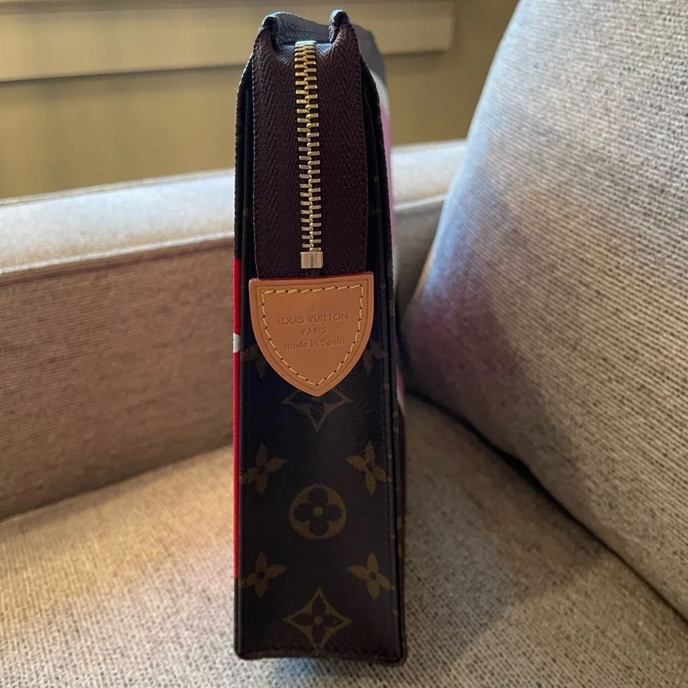 ❌❌SOLD❌❌LOUIS VUITTON❤️GAME ON TOILETRY POUCH 26❤️ - Picture 5 of 12